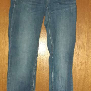 ženske traperice  vel 34