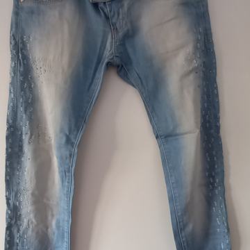 Ženske traperice, vel.M-kao novo!