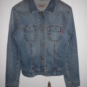 AMADEUS - ŽENSKA LAGANA TRAPER JAKNA 36 / 38 S