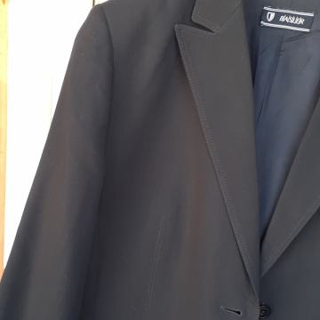 BASLER TAMNOPLAVA JAKNA-SAKO L/42