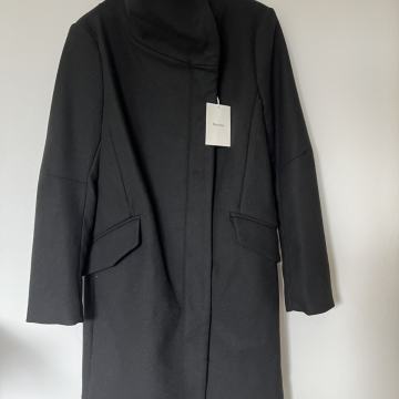 Bershka crni kaput vl.S