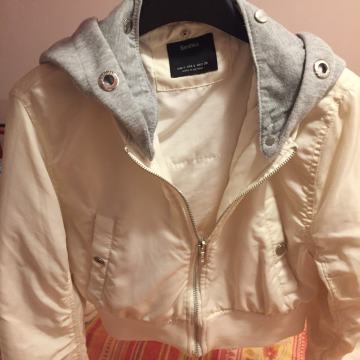 BERSHKA CROP JAKNICA VEL S