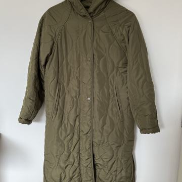 Bershka duga jakna/ kaput vl.XS