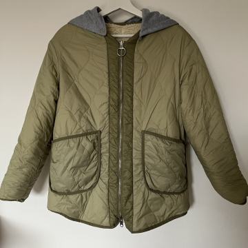 Bershka dvostrana jakna vl.XS