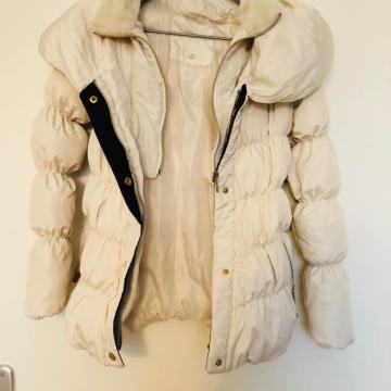 Bež jakna veličina M