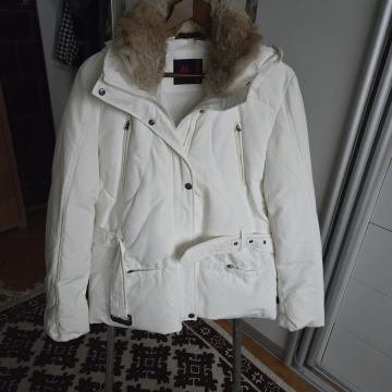 bijela zenska jakna br. 38/40