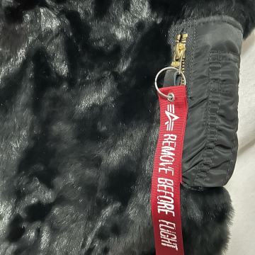 Bombe krzno jakna Alpha Indistires /nova