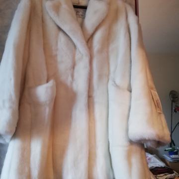 BUNDA ženska BIJELA - umjetno krzno- NOVO