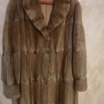 Bunda bizam, pravo krzno,nikad nošena -veličina M/L - 200 Eur