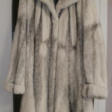 Bunda od nerca, bijela