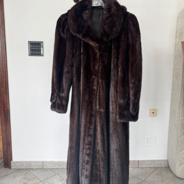 Bunda od nerca sa kapuljačom