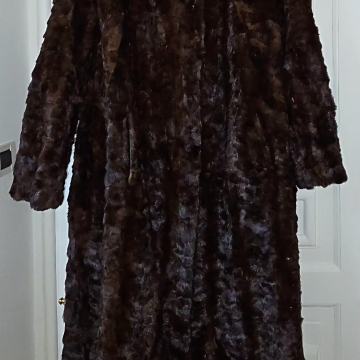 Bunda od nerca – kvalitetna i očuvana