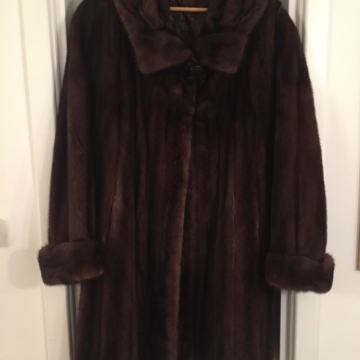 Bunda od nerca-raskosna