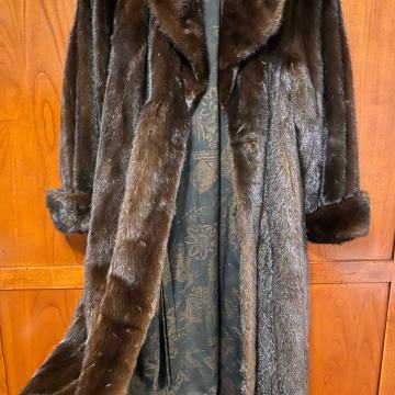 Bunda od nerca, sjajna, bogata