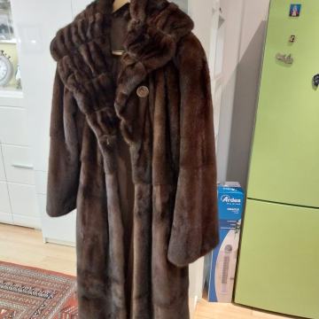 Bunda od nerca za višu osobu.