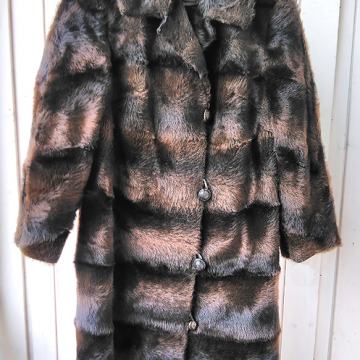 bunda od pravog krzna sa šubarom