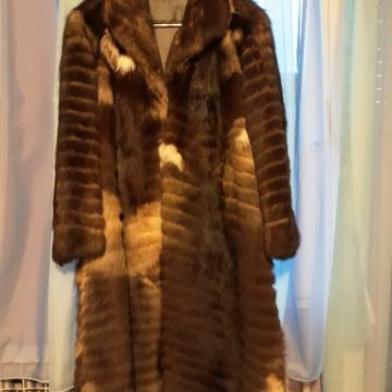 BUNDA - prirodno krzno ( očuvana)