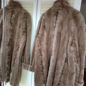 bunda od šišanog nerza,lagana očuvana