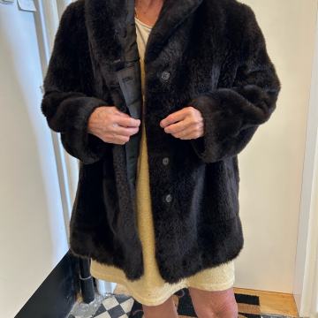 BUNDA, umjetno krzno br 40-42