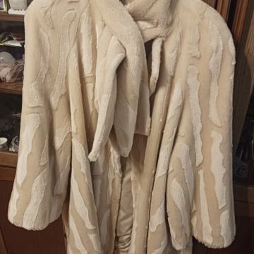 Bunda od umjetnog krzna