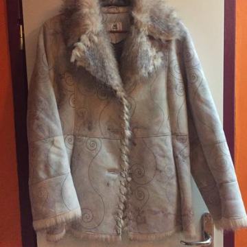 Bunda sa uzorkom i krznom snizeno