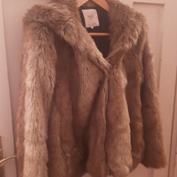 Bundica Zara , umjetno krzno,kratka