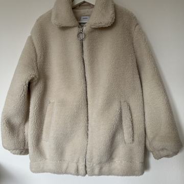 Bershka teddy jakna vl.S