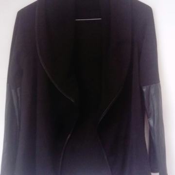 Crna jakna kardigan kožni rukavi 36 Novo