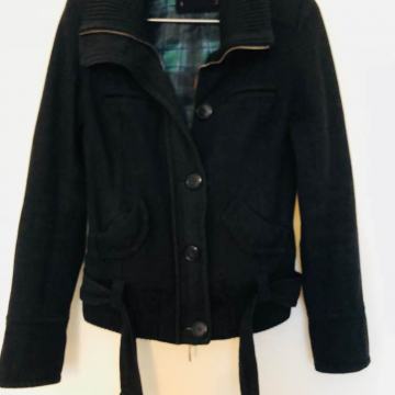 Crna jakna veličina M