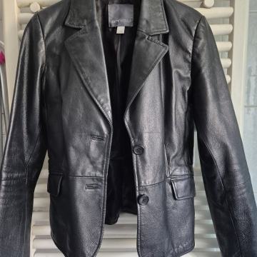 Crna kožna jakna 34