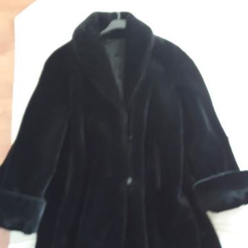 CRNA PELERINA BUNDA vel. 42 / 48