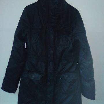 Crna  zimska jakna 38