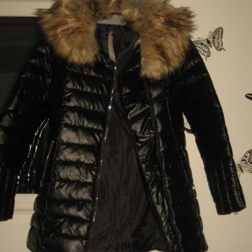 CRNA ZIMSKA JAKNA VEL. 40