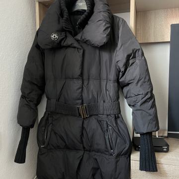 Crna zimska, topla jakna, Amisu