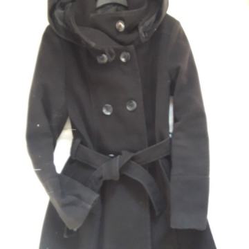 CRNI KAPUT S KAPULJACOM vel. S