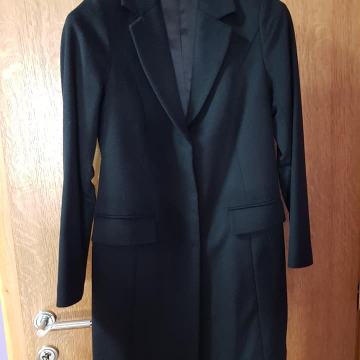 NOVO Crni kaput S OLIVER  VEL 42 - 650kn