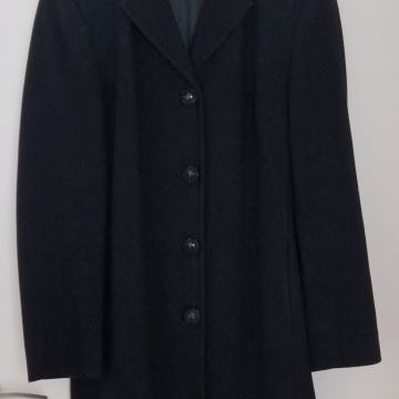 Crni klasični kaput NENOŠEN