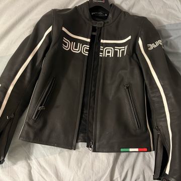 Dainese Ducati zenska jakna vel 42 (S)