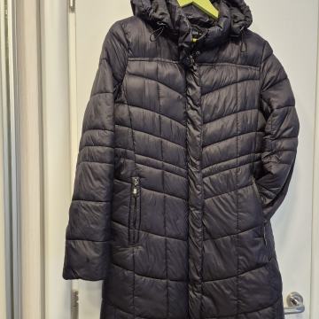 Duga crna prijelazna jakna  vel 42