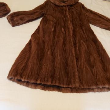 Duga Elegantna Bunda od nerca-nestandardni kroj