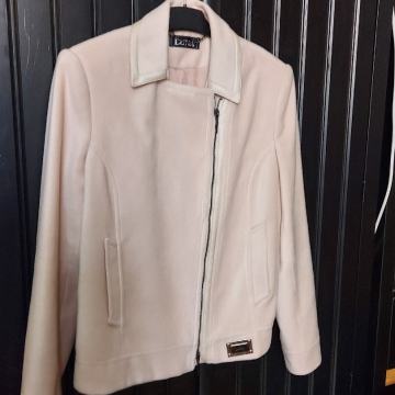 Elegantna ženska jakna