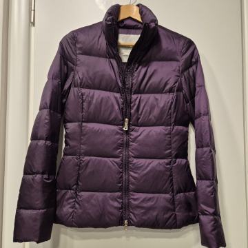 GUESS ljubičasta jakna, vel 36