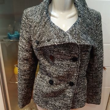 H & M CRNO- BIJELI KAPUTIC 36/38