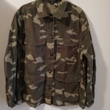 HM maskirna jakna vl. 40