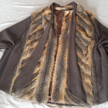 HERHOLD PELZE WEISBADEN pelerina krzno vuka br 44 +