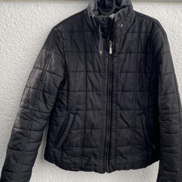 Icon jakna vl.40 + benetton šal/ TOTALNA RASPRODAJA 1.