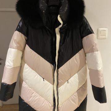 Jakna s krznom zenska zimska nova Baldinini