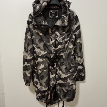 JAKNA KABANICA BERSHKA vel S /XS