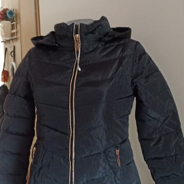 Jakna crna vel.M, nova