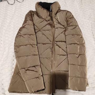 jakna nova S-M veličine